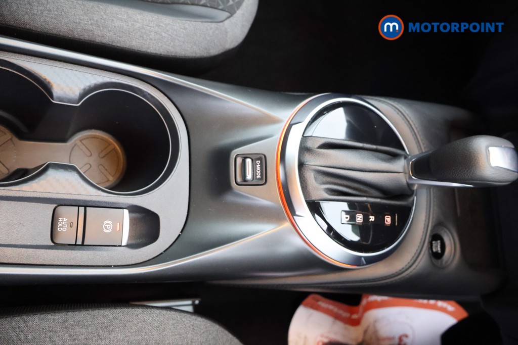 Nissan Juke N-Connecta Automatic Petrol SUV - Stock Number (1588655) - 11th supplementary image