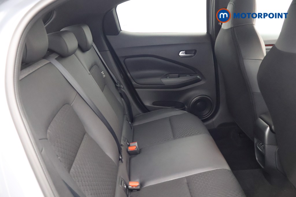 Nissan Juke N-Connecta Automatic Petrol SUV - Stock Number (1588655) - 17th supplementary image