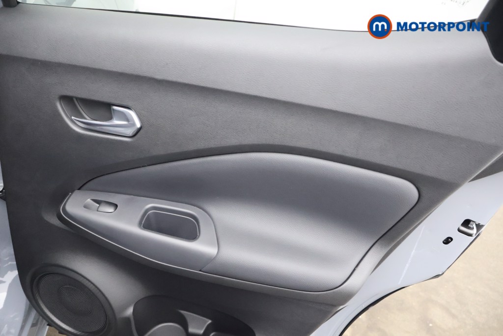 Nissan Juke N-Connecta Automatic Petrol SUV - Stock Number (1588655) - 19th supplementary image