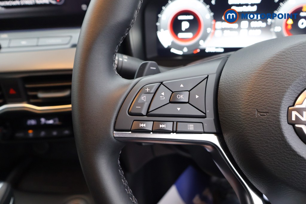 Nissan Juke N-Connecta Automatic Petrol SUV - Stock Number (1588656) - 2nd supplementary image