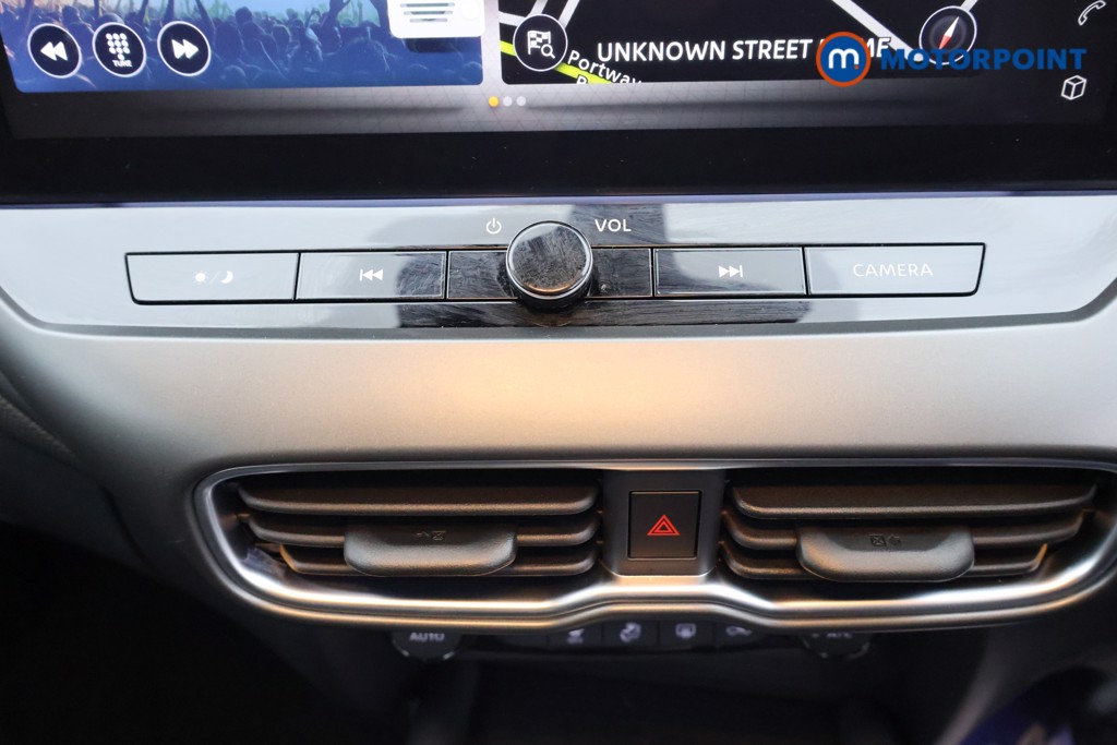 Nissan Juke N-Connecta Automatic Petrol SUV - Stock Number (1588656) - 10th supplementary image