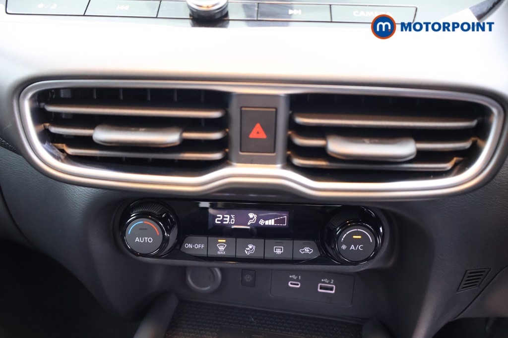 Nissan Juke N-Connecta Automatic Petrol SUV - Stock Number (1588656) - 11th supplementary image