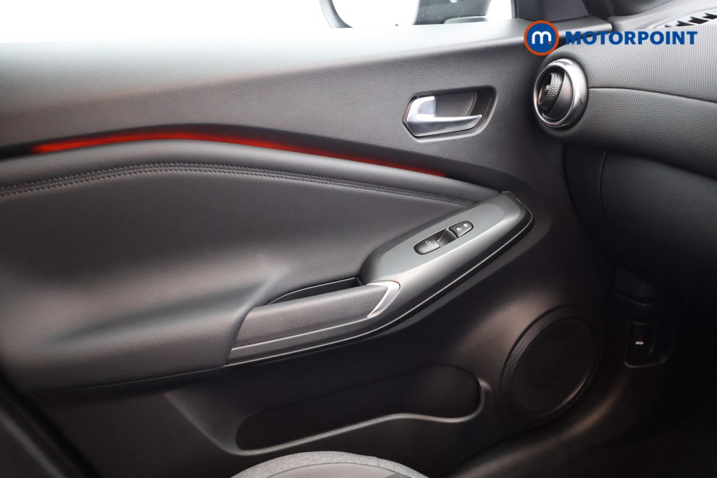 Nissan Juke N-Connecta Automatic Petrol SUV - Stock Number (1588656) - 14th supplementary image