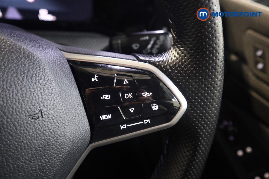 Volkswagen Golf R-Line Manual Petrol Hatchback - Stock Number (1588669) - 4th supplementary image