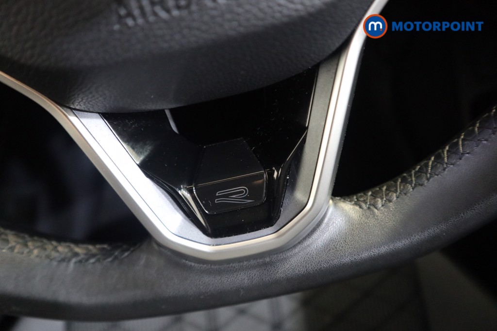Volkswagen Golf R-Line Manual Petrol Hatchback - Stock Number (1588669) - 5th supplementary image