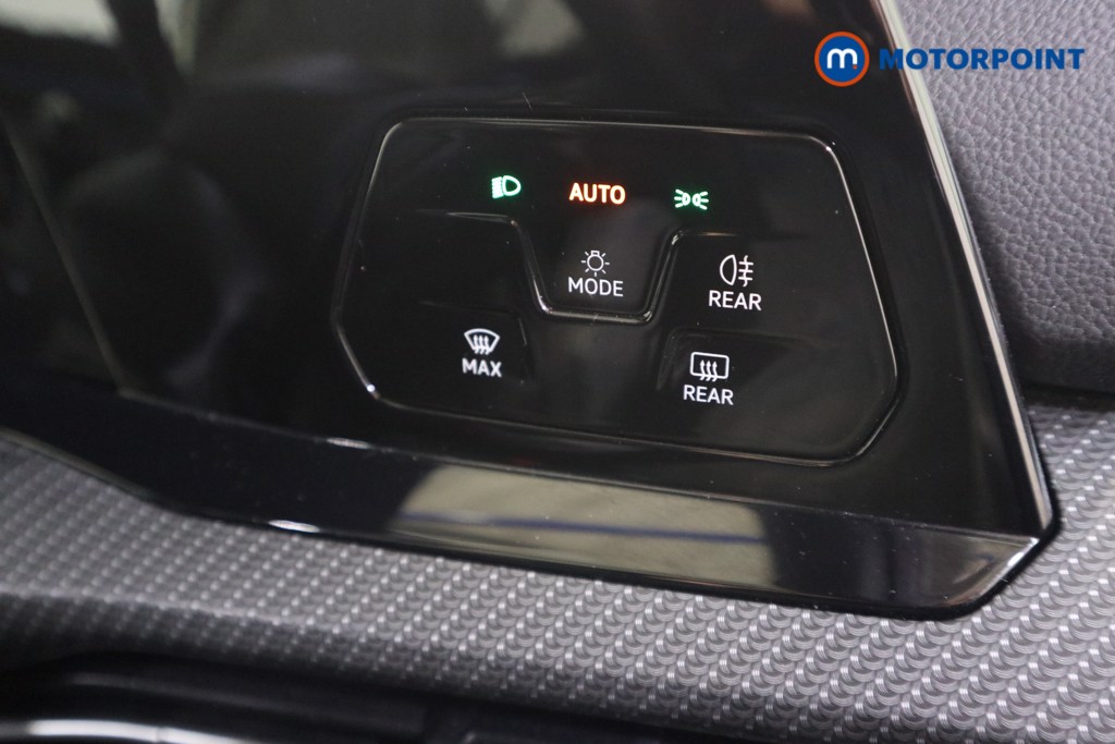 Volkswagen Golf R-Line Manual Petrol Hatchback - Stock Number (1588669) - 11th supplementary image