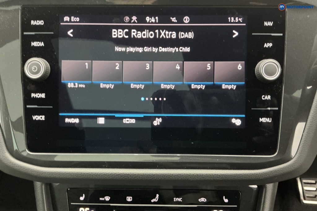 Volkswagen Tiguan R-Line Automatic Petrol SUV - Stock Number (1589040) - 2nd supplementary image