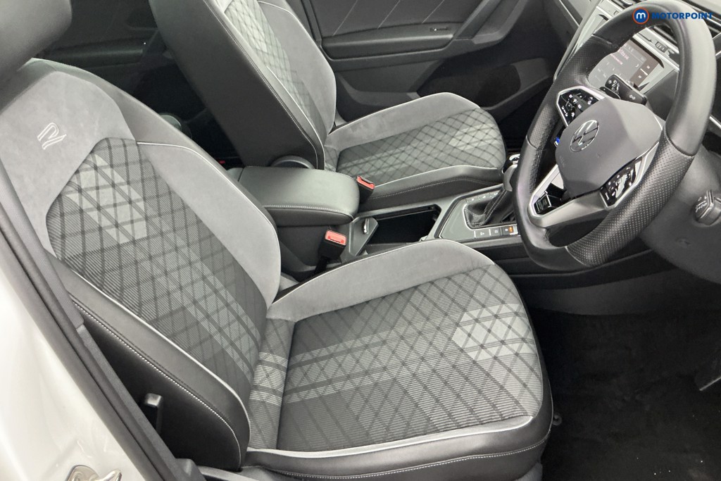 Volkswagen Tiguan R-Line Automatic Petrol SUV - Stock Number (1589040) - 5th supplementary image