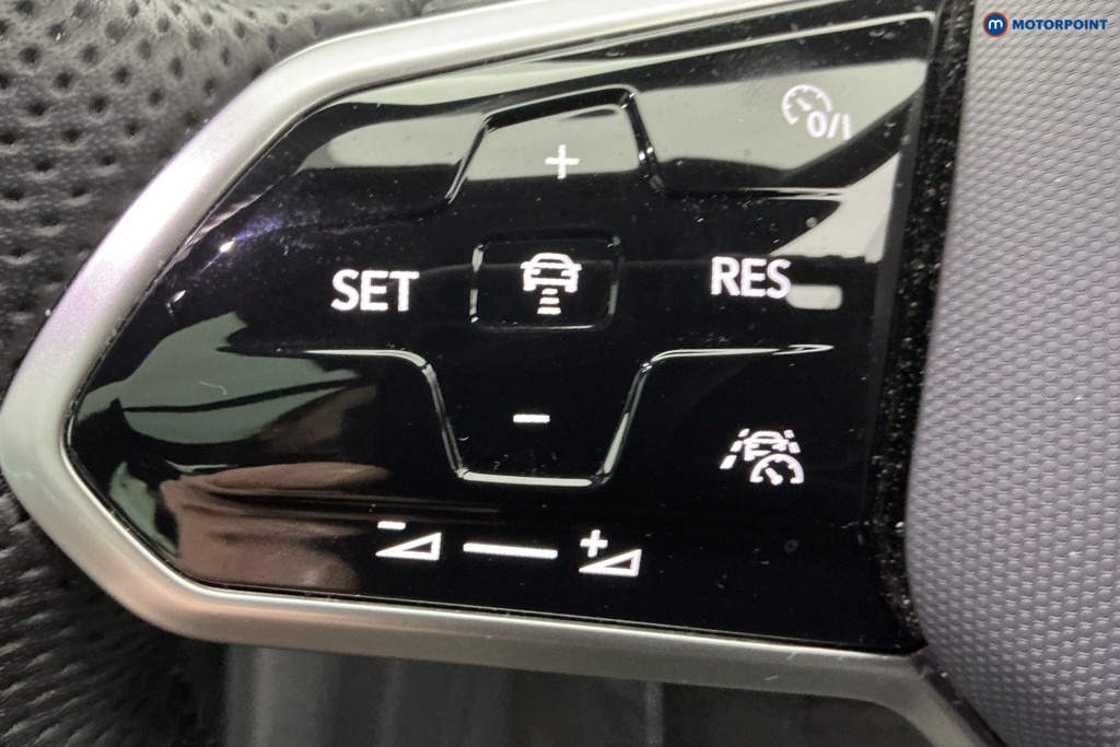 Volkswagen Tiguan R-Line Automatic Petrol SUV - Stock Number (1589040) - 19th supplementary image