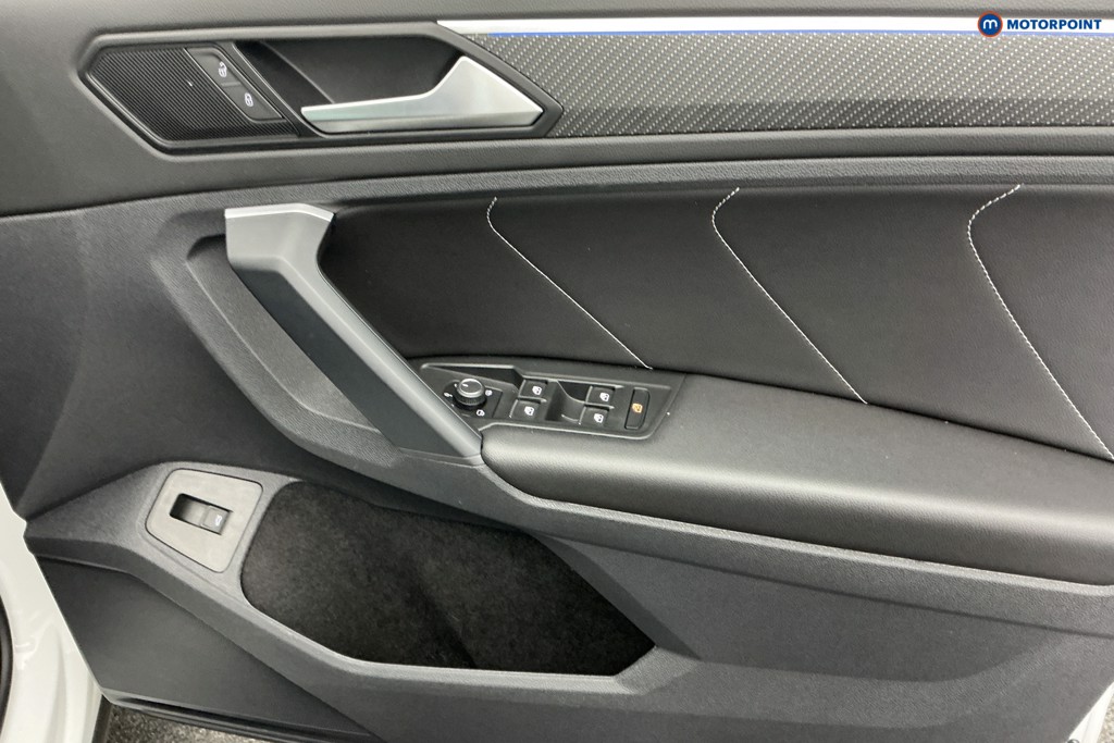 Volkswagen Tiguan R-Line Automatic Petrol SUV - Stock Number (1589040) - 22nd supplementary image