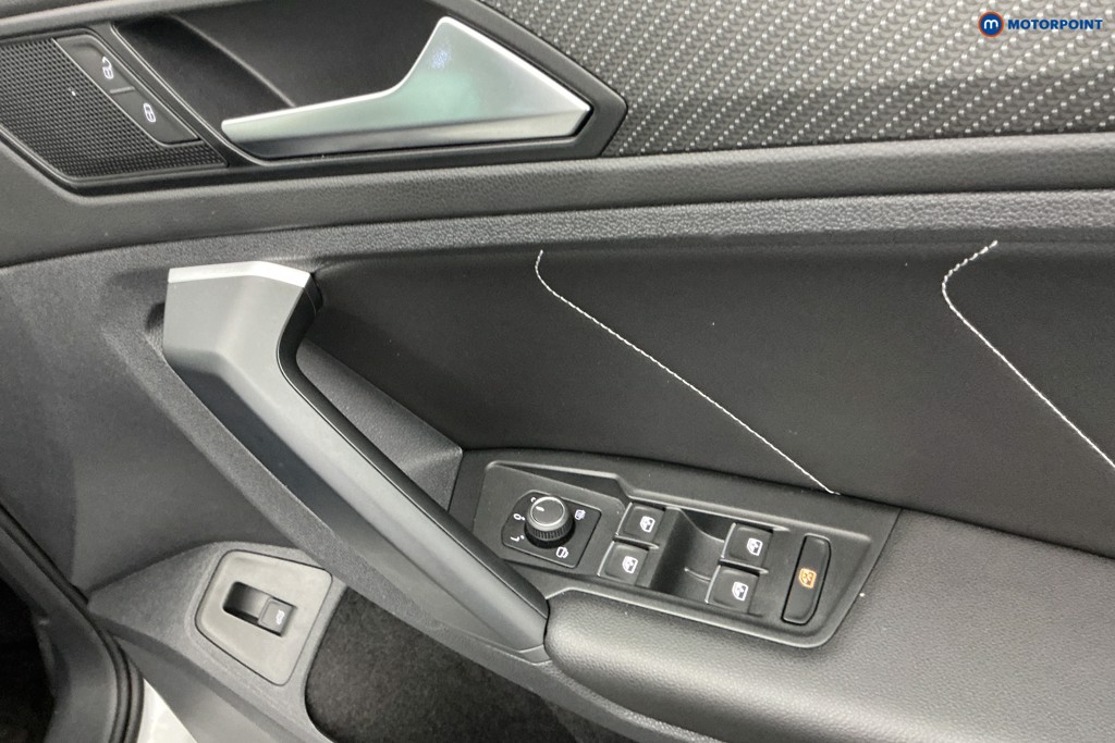 Volkswagen Tiguan R-Line Automatic Petrol SUV - Stock Number (1589040) - 24th supplementary image