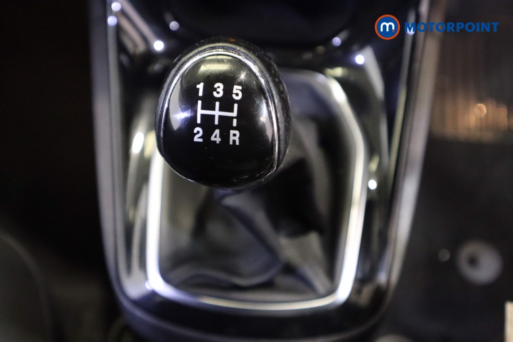 Ford Fiesta Zetec Manual Petrol Hatchback - Stock Number (1589204) - 5th supplementary image