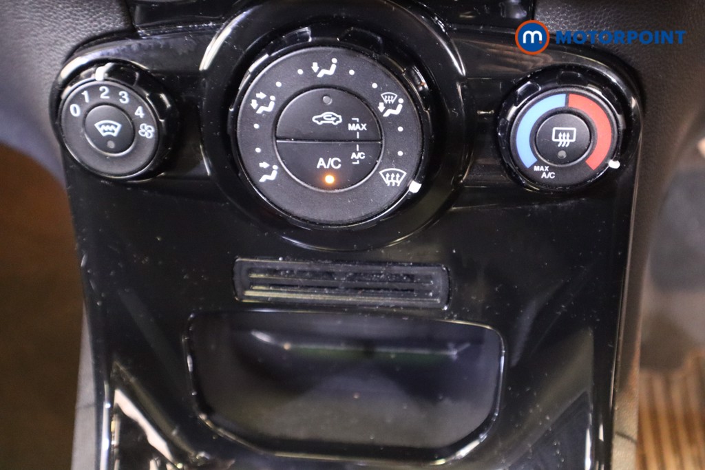 Ford Fiesta Zetec Manual Petrol Hatchback - Stock Number (1589204) - 19th supplementary image