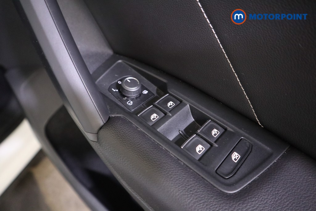 Volkswagen Tiguan R-Line Automatic Diesel SUV - Stock Number (1589322) - 16th supplementary image