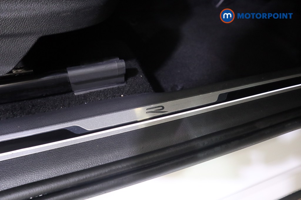 Volkswagen Tiguan R-Line Automatic Diesel SUV - Stock Number (1589322) - 17th supplementary image