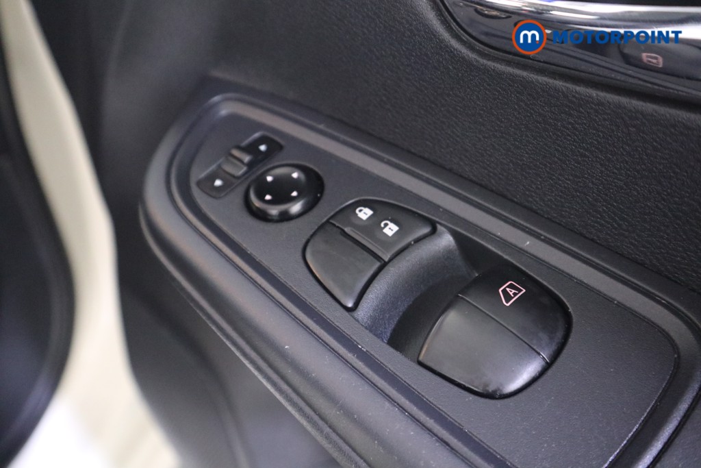 Nissan Micra Acenta Automatic Petrol Hatchback - Stock Number (1589623) - 11th supplementary image