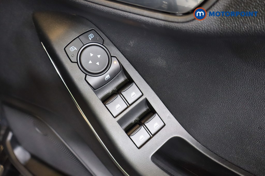 Ford Fiesta St-Line Vignale Manual Petrol Hatchback - Stock Number (1589666) - 9th supplementary image