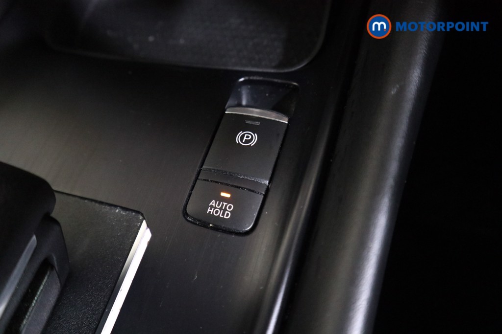 Nissan Qashqai N-Connecta Automatic Petrol SUV - Stock Number (1590341) - 9th supplementary image