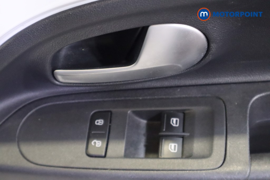 Volkswagen UP Black Edition Manual Petrol Hatchback - Stock Number (1590803) - 15th supplementary image