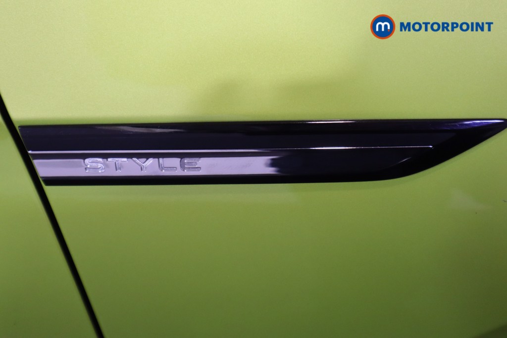 Volkswagen Golf Style Automatic Petrol Hatchback - Stock Number (1591938) - 35th supplementary image