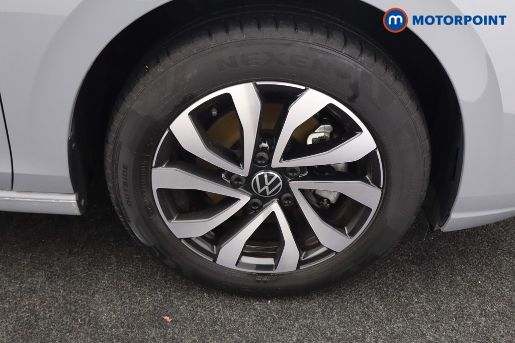 Volkswagen Golf Active Manual Petrol Hatchback - Stock Number (1592027) - 19th supplementary image