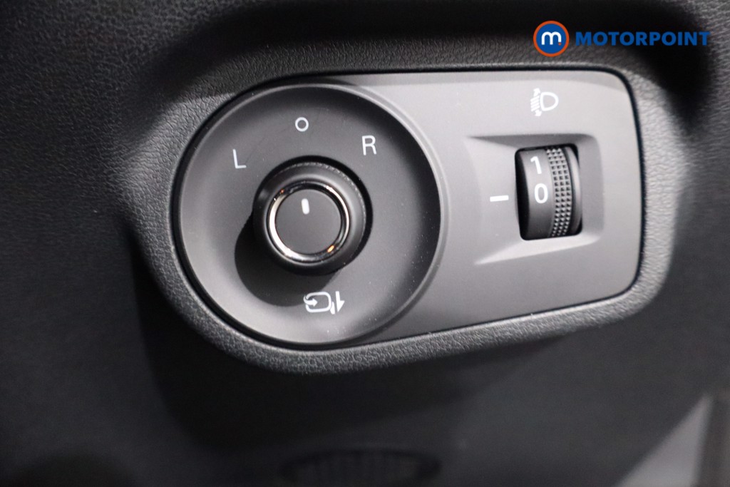 Mg Motor Uk ZS Trophy Automatic Petrol-Electric Hybrid SUV - Stock Number (1592193) - 18th supplementary image