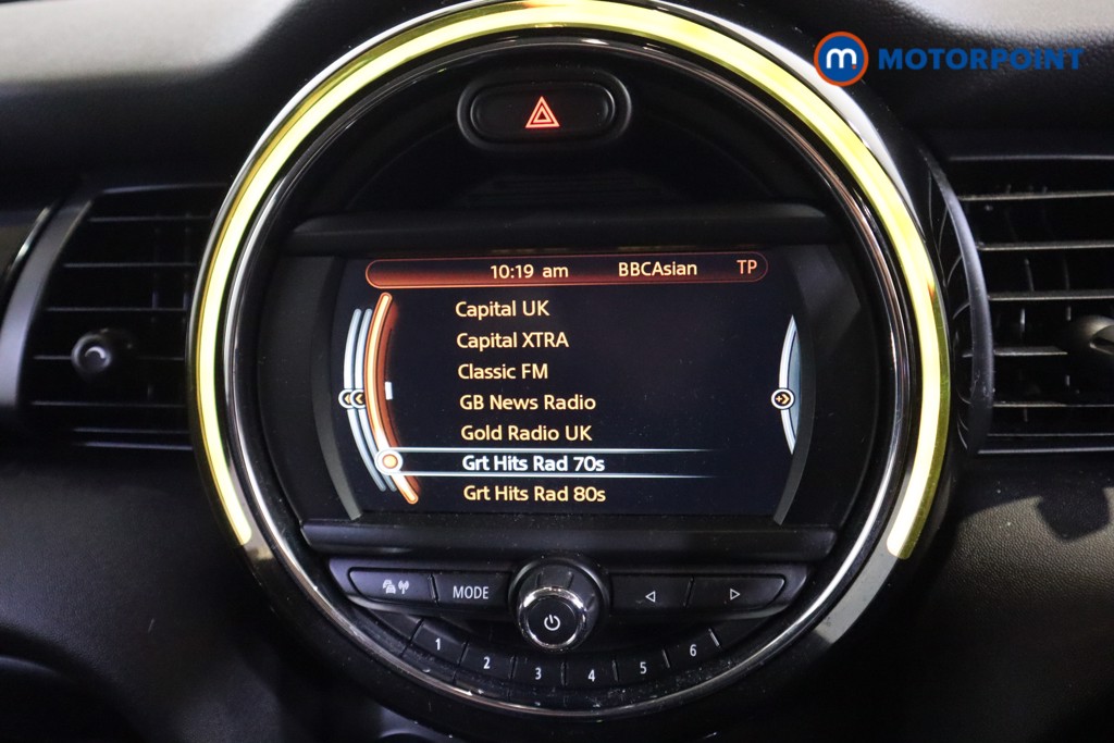 Mini Hatchback Cooper Automatic Petrol Hatchback - Stock Number (1592405) - 2nd supplementary image