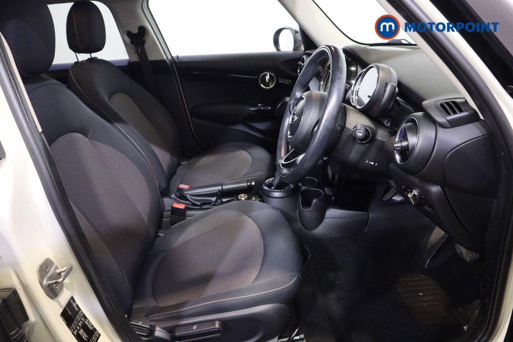 Mini Hatchback Cooper Automatic Petrol Hatchback - Stock Number (1592405) - 6th supplementary image