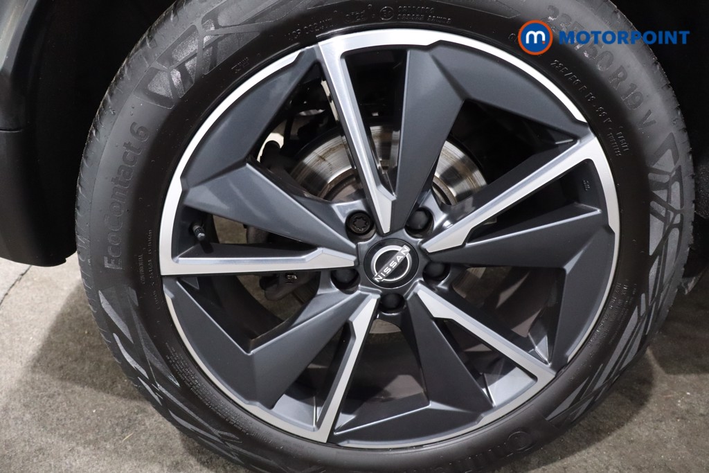 Nissan Qashqai Tekna Manual Petrol SUV - Stock Number (1592410) - 9th supplementary image