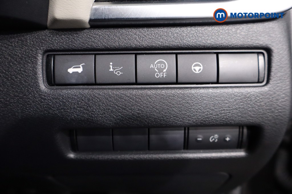 Nissan Qashqai Tekna Manual Petrol SUV - Stock Number (1592410) - 21st supplementary image