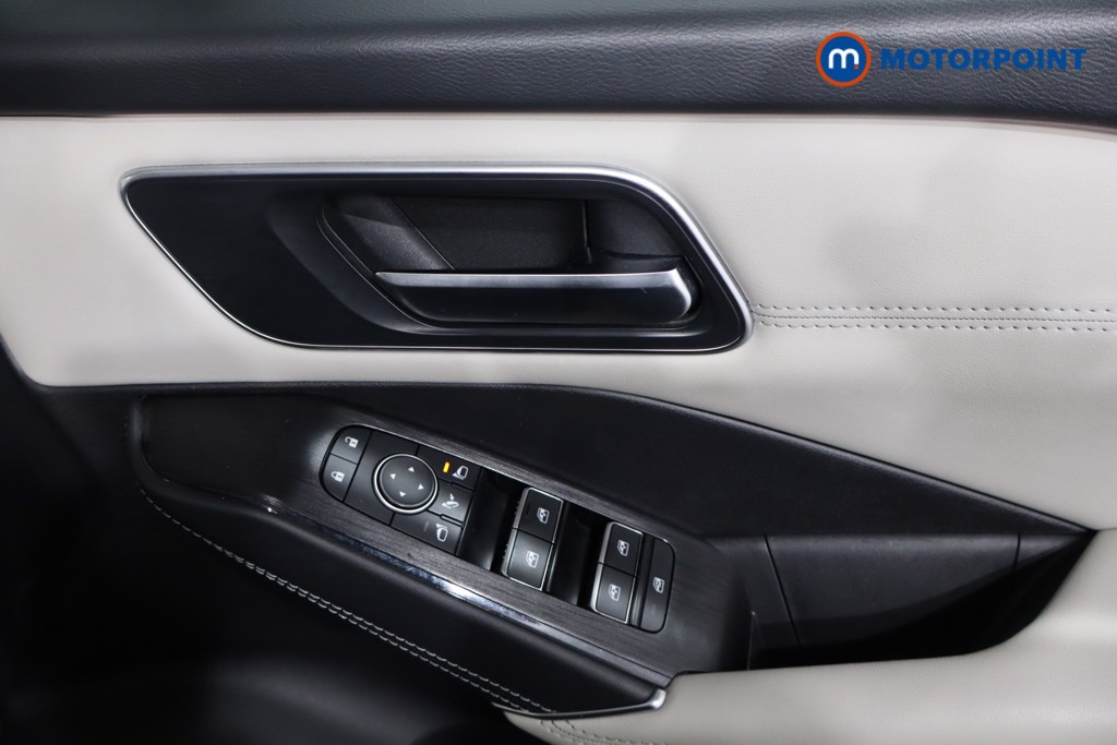 Nissan Qashqai Tekna Manual Petrol SUV - Stock Number (1592410) - 22nd supplementary image