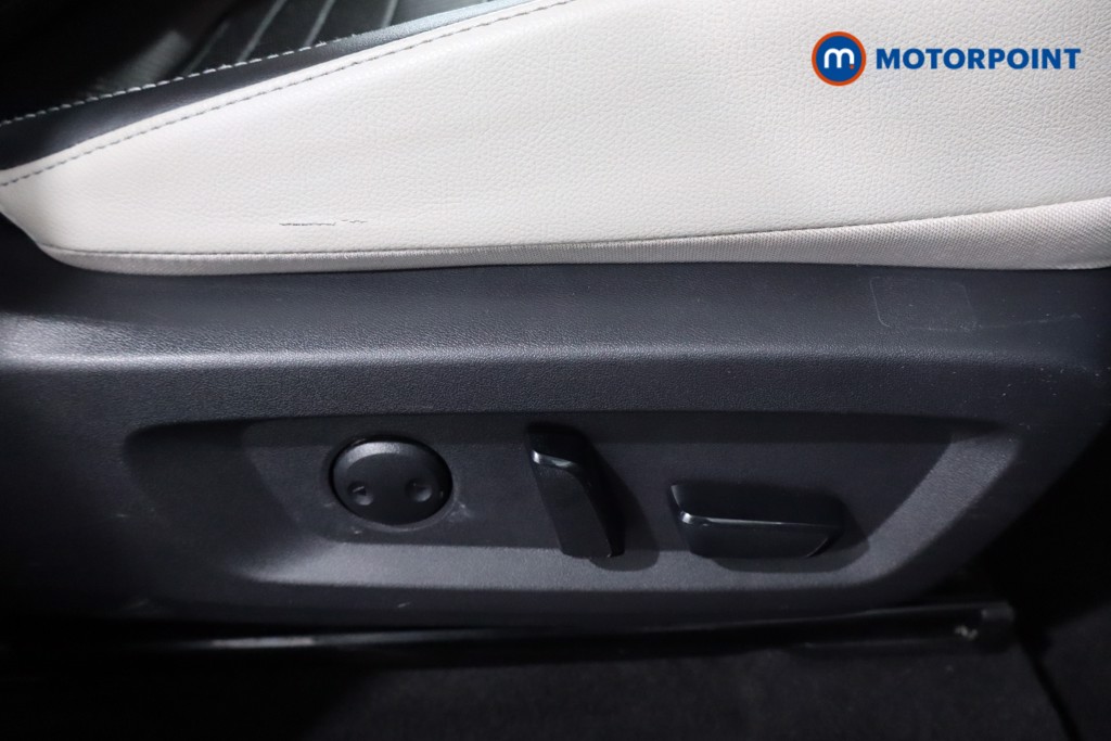 Nissan Qashqai Tekna Manual Petrol SUV - Stock Number (1592410) - 23rd supplementary image