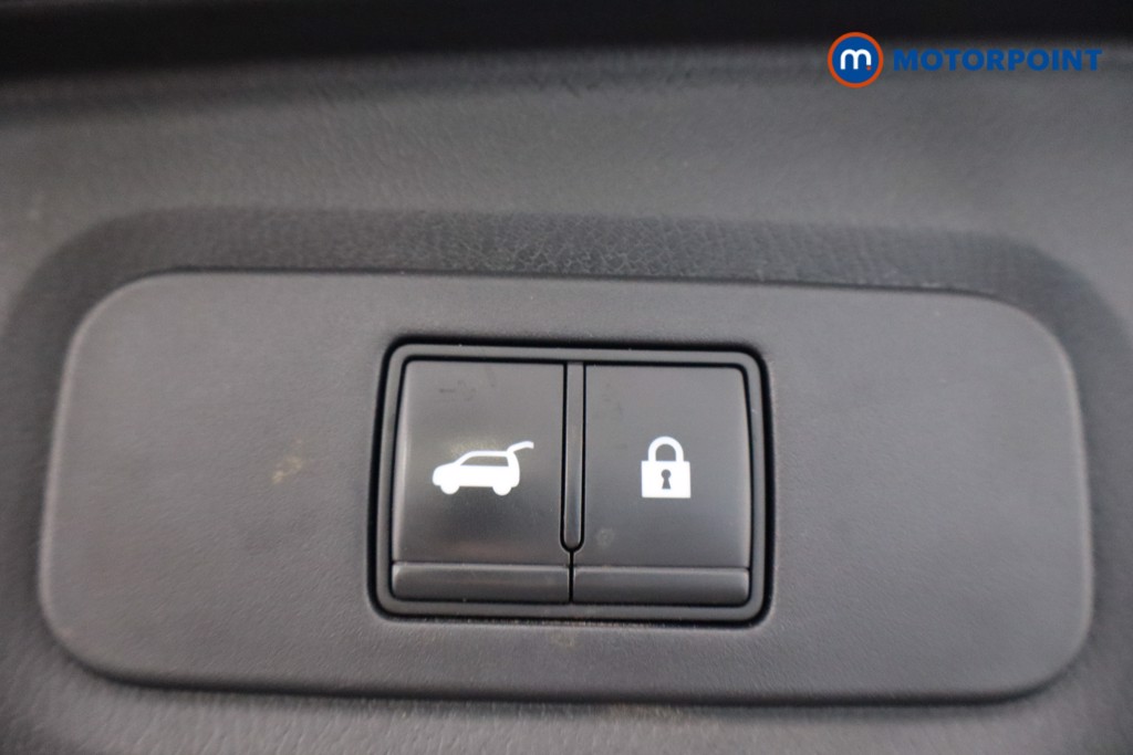 Nissan Qashqai Tekna Manual Petrol SUV - Stock Number (1592410) - 39th supplementary image