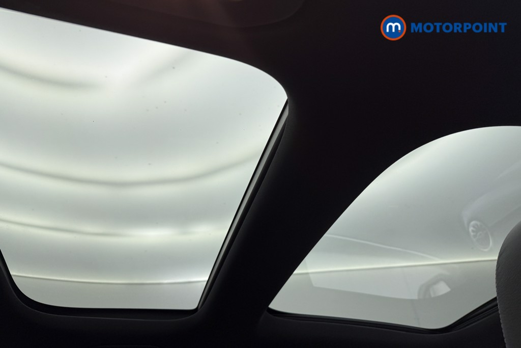 Mercedes-Benz GLA Exclusive Edition Automatic Petrol Plug-In Hybrid SUV - Stock Number (1574726) - 21st supplementary image