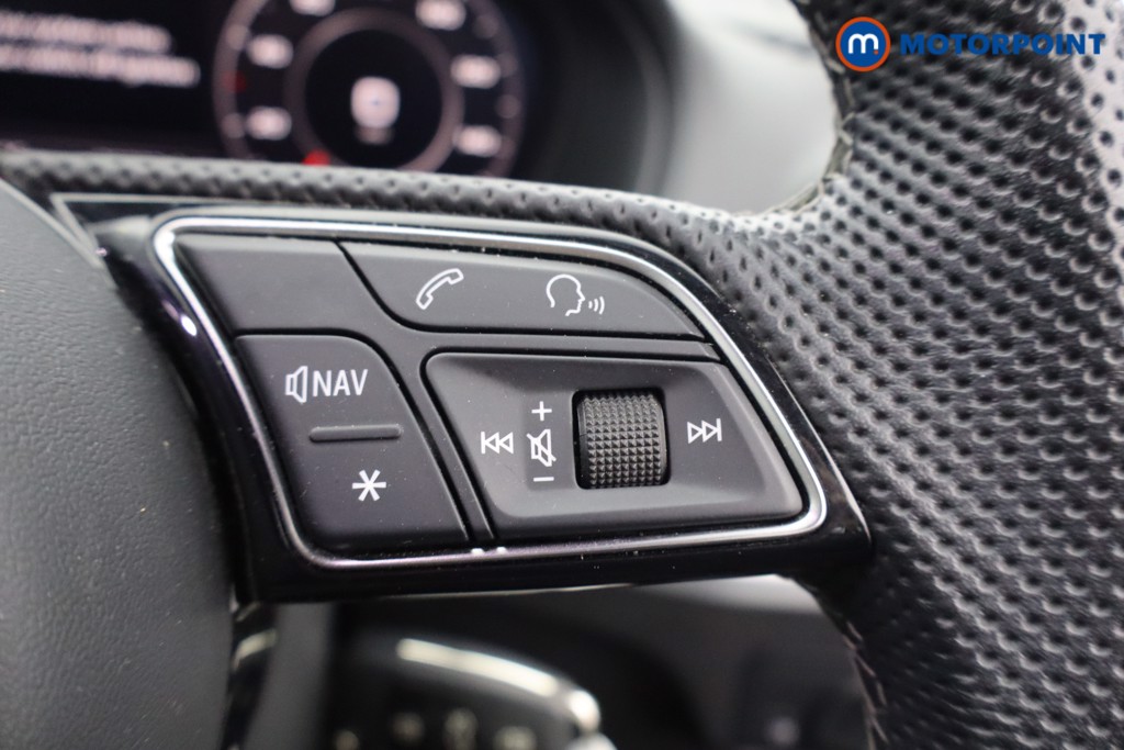 Audi Q2 Black Edition Manual Petrol SUV - Stock Number (1580348) - 5th supplementary image