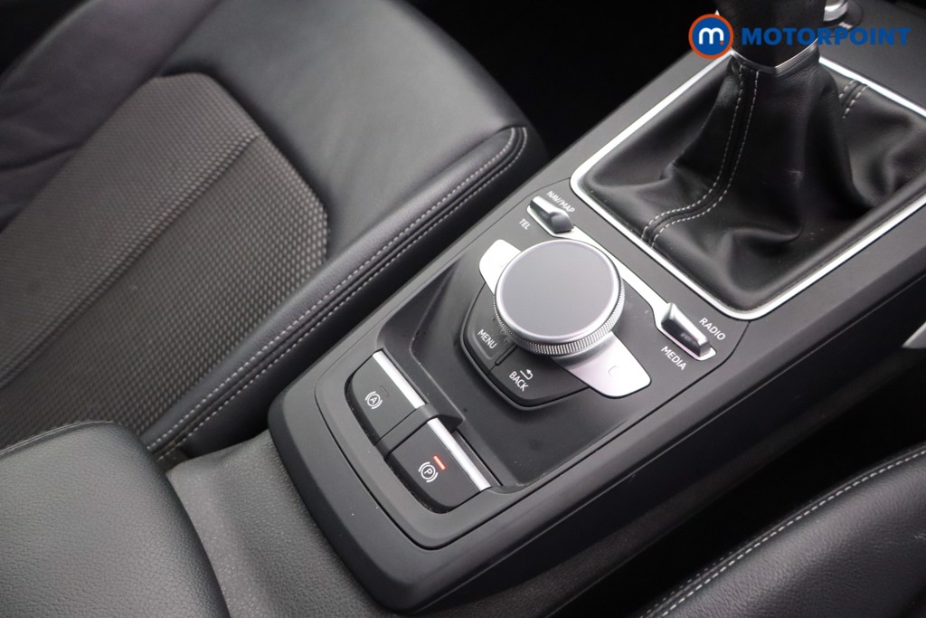 Audi Q2 Black Edition Manual Petrol SUV - Stock Number (1580348) - 10th supplementary image