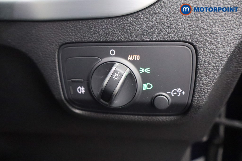 Audi Q2 Black Edition Manual Petrol SUV - Stock Number (1580348) - 16th supplementary image