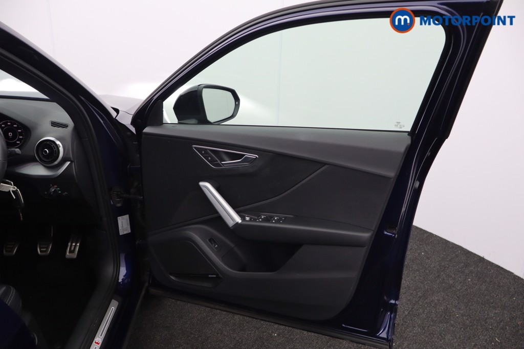 Audi Q2 Black Edition Manual Petrol SUV - Stock Number (1580348) - 19th supplementary image
