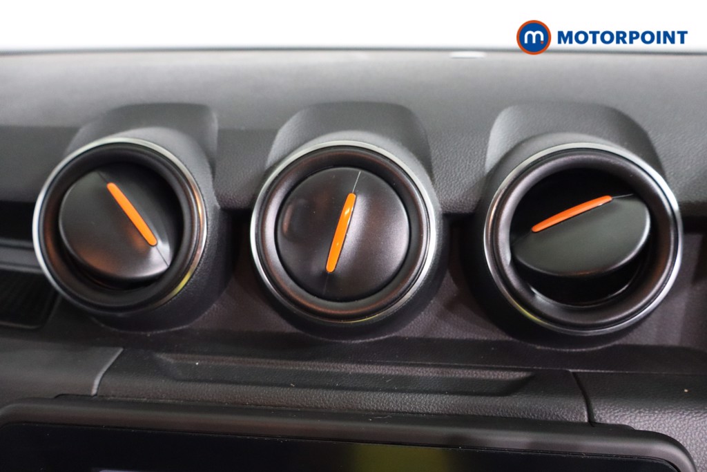 Dacia Duster Extreme Se Manual Petrol SUV - Stock Number (1580377) - 4th supplementary image