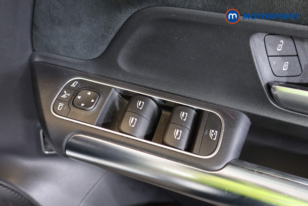 Mercedes-Benz GLA Amg Line Automatic Petrol SUV - Stock Number (1581063) - 9th supplementary image