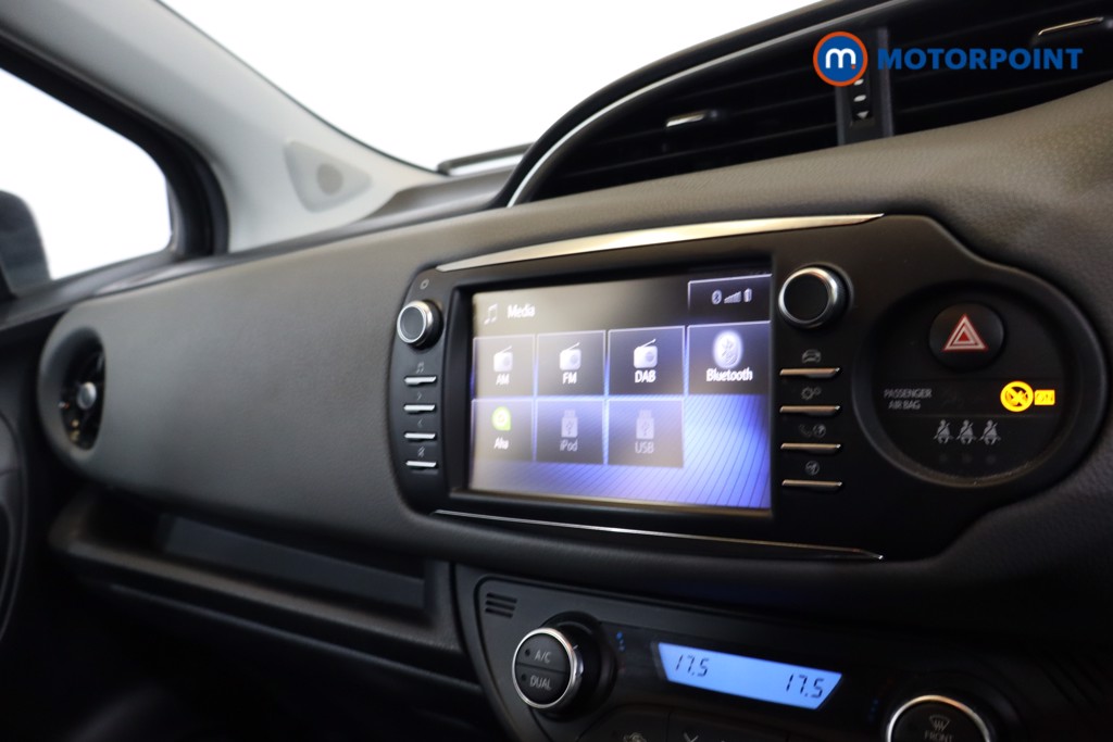 Toyota Yaris Active Automatic Petrol-Electric Hybrid Hatchback - Stock Number (1581562) - 5th supplementary image