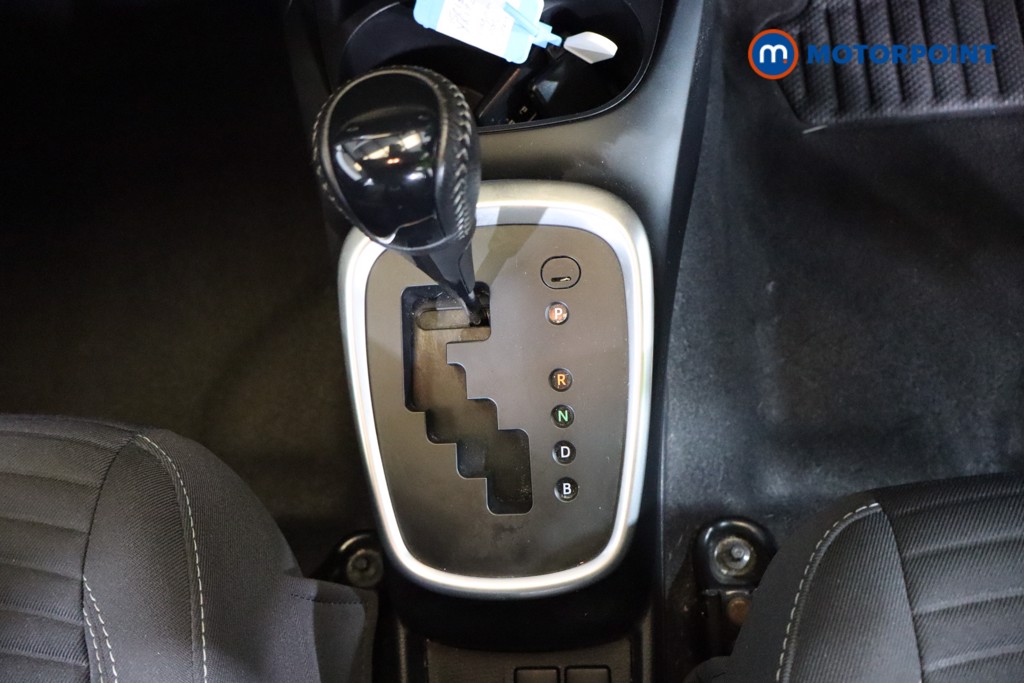 Toyota Yaris Active Automatic Petrol-Electric Hybrid Hatchback - Stock Number (1581562) - 7th supplementary image