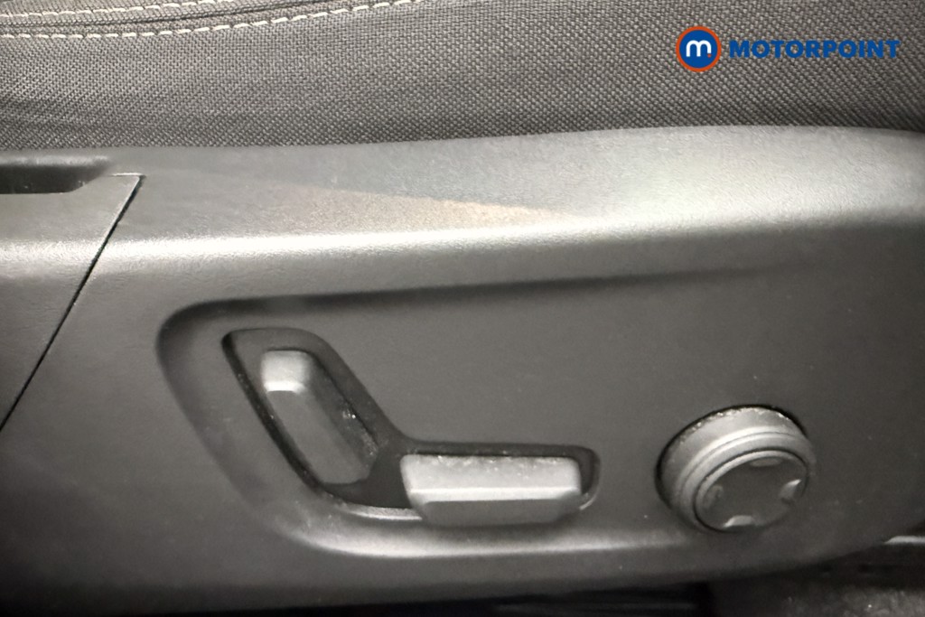 Volvo Xc40 Plus Automatic Petrol SUV - Stock Number (1583315) - 17th supplementary image