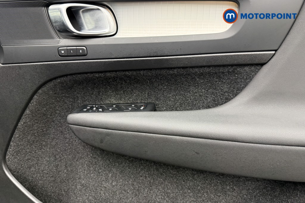 Volvo Xc40 Plus Automatic Petrol SUV - Stock Number (1583315) - 18th supplementary image