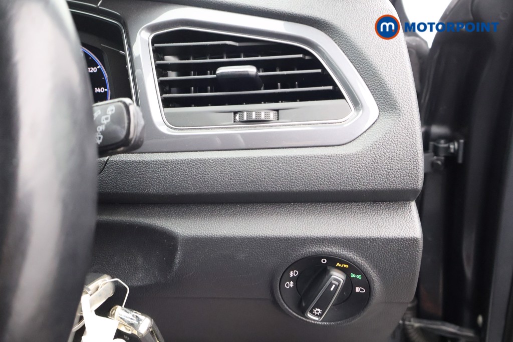 Volkswagen T-Roc R-Line Automatic Petrol SUV - Stock Number (1583939) - 7th supplementary image