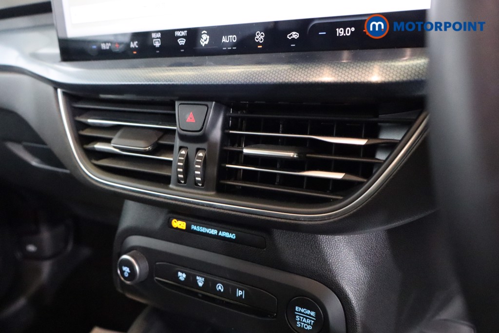 Ford Focus Active Manual Petrol Hatchback - Stock Number (1584236) - 7th supplementary image