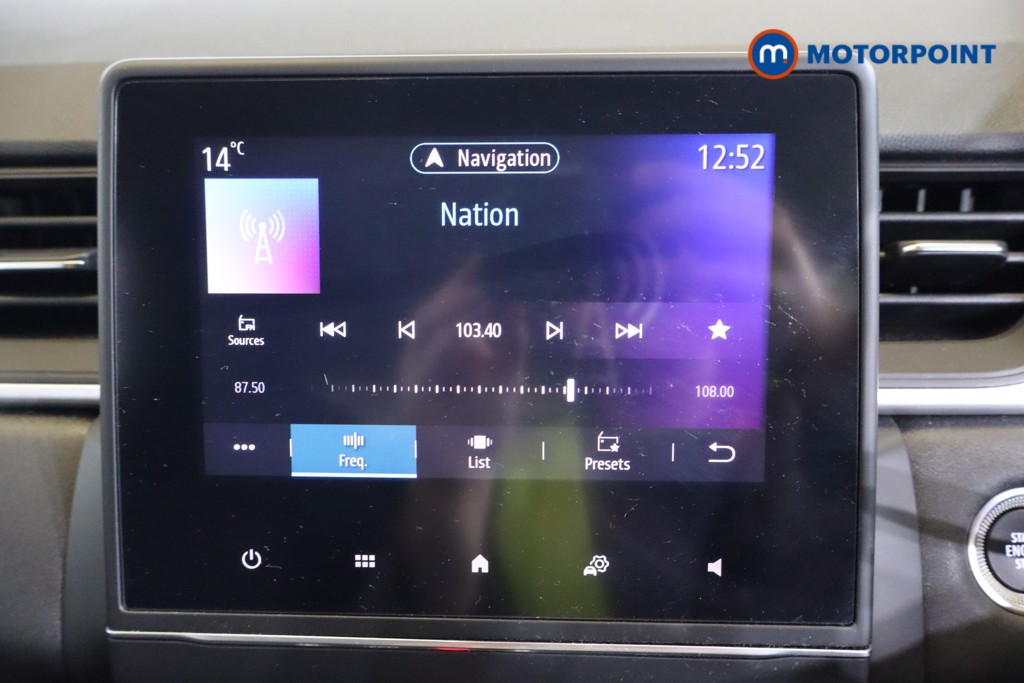 Renault Captur Iconic Edition Manual Petrol SUV - Stock Number (1584778) - 8th supplementary image