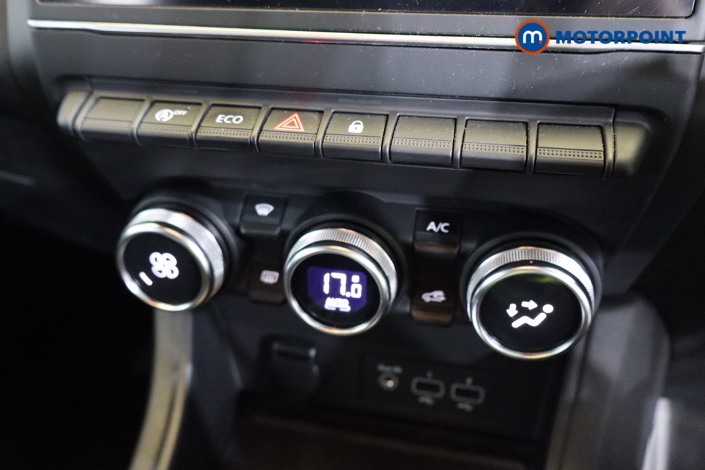 Renault Captur Iconic Edition Manual Petrol SUV - Stock Number (1584778) - 10th supplementary image