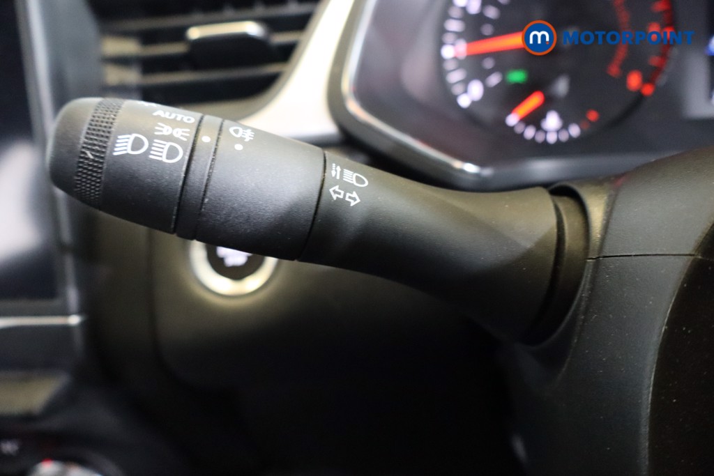 Renault Captur Iconic Edition Manual Petrol SUV - Stock Number (1584778) - 14th supplementary image