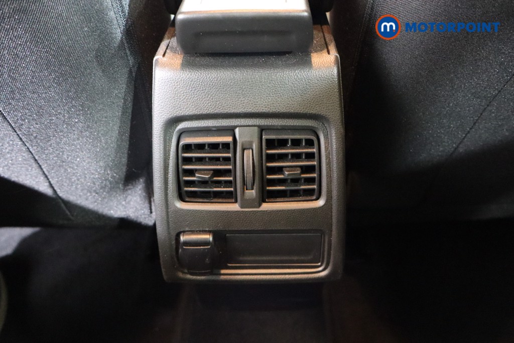 Renault Captur Iconic Edition Manual Petrol SUV - Stock Number (1584778) - 21st supplementary image